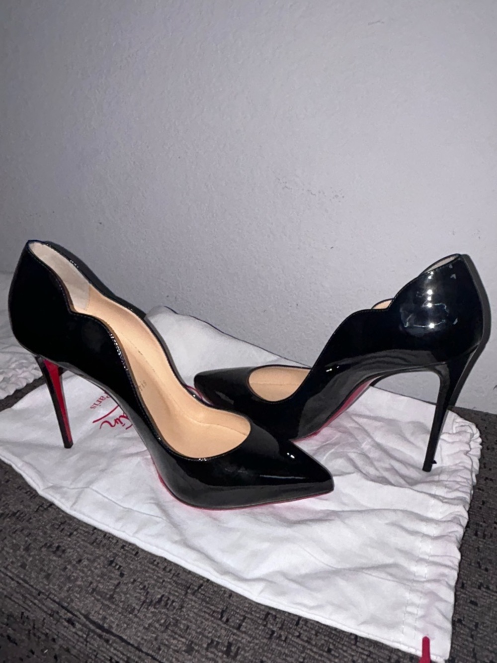 Christian Louboutin Sz 39 100mm Black Patent Hot Chick Pumps - High Heels